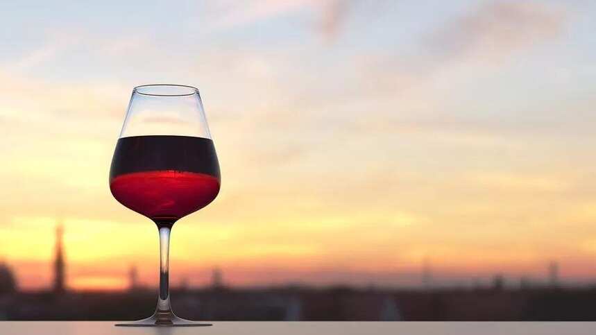 秋季喝点红酒对养生大有好处，但要谨记这“三要点”