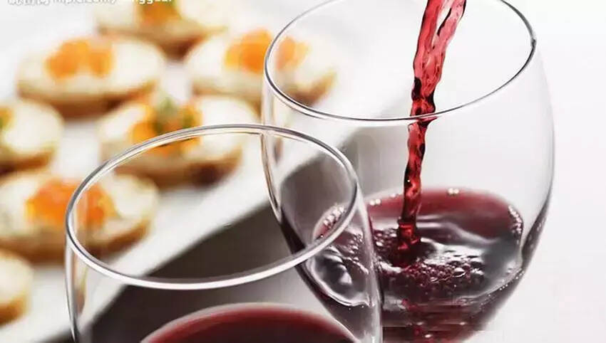 红酒百科-揭秘葡萄酒不能倒满的真相
