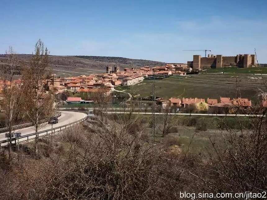 西班牙美丽中世纪小城锡古恩萨