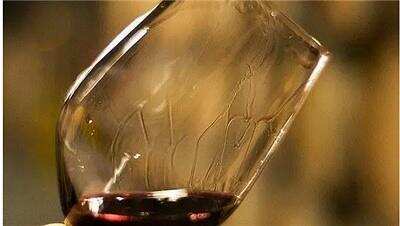 深度品鉴，如何解读葡萄酒的挂杯现象？