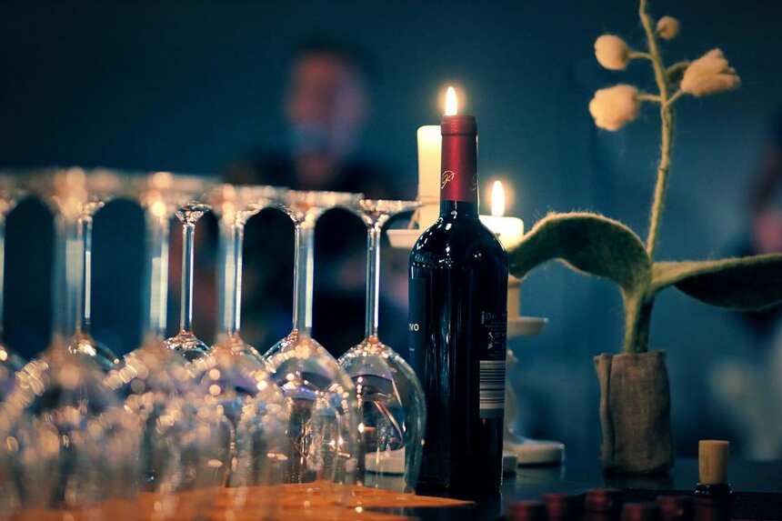 英国最新研究：饮酒不进食增加疾病风险，饮用葡萄酒最为安全？