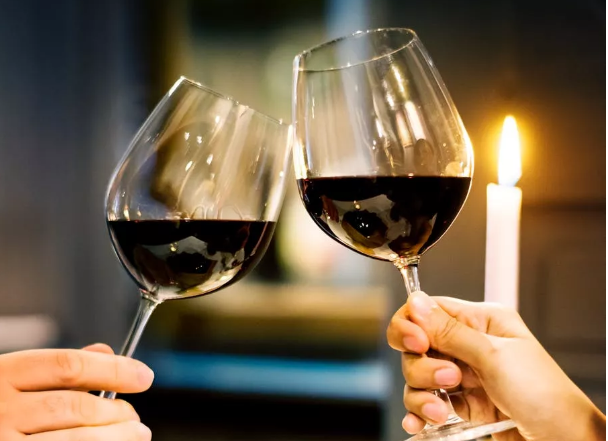 葡萄酒一共分为八大类，红酒只是其中之一