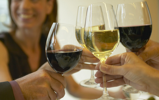 如何判断一瓶开过的葡萄酒是否变质？