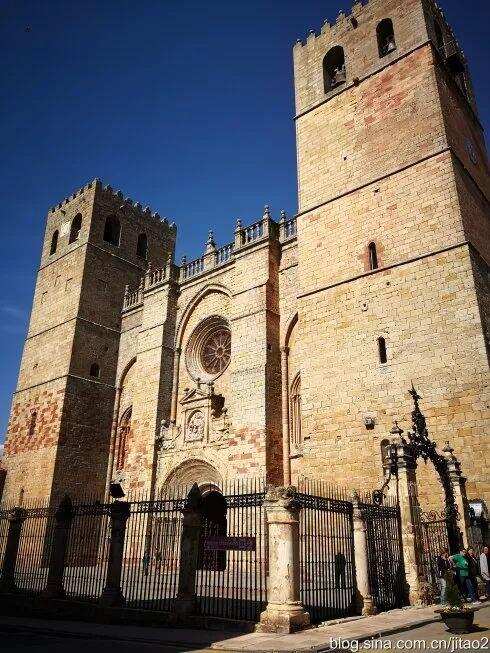 西班牙美丽中世纪小城锡古恩萨