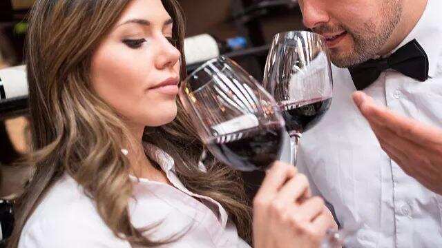 葡萄酒中的收敛感指的是什么？
