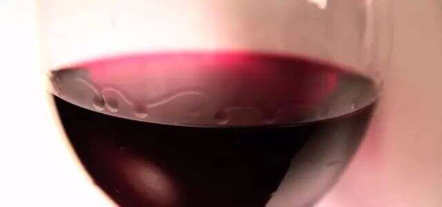 有“挂杯”的葡萄酒才是好酒？