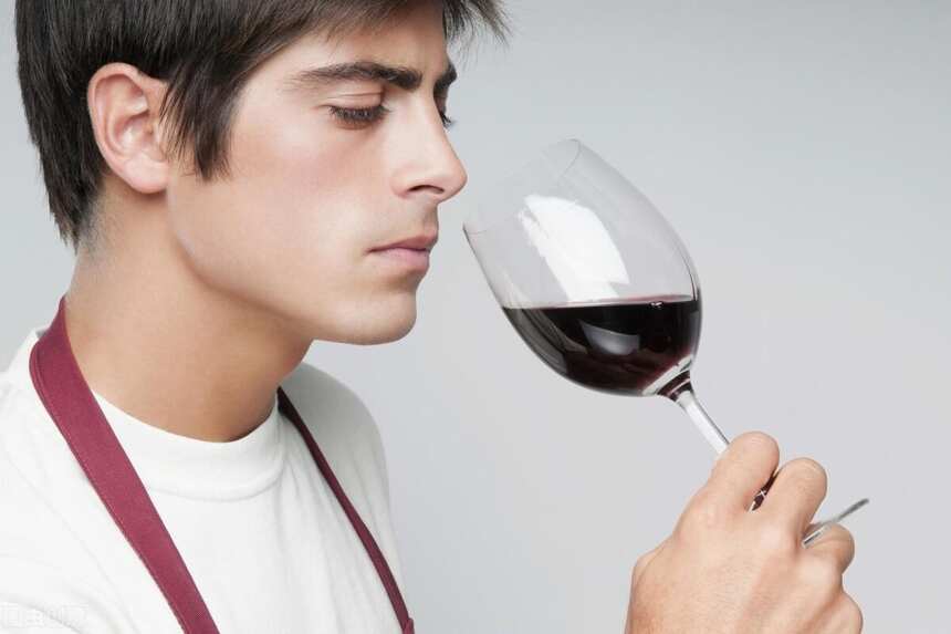 教你如何正确品尝葡萄酒