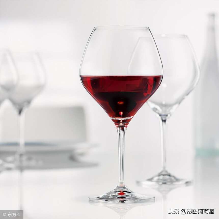 中国葡萄酒市场大潜力！为何葡萄酒得到了80、90后消费者的青睐？