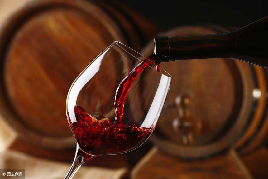自做葡萄酒用什么装葡萄发酵为最好？