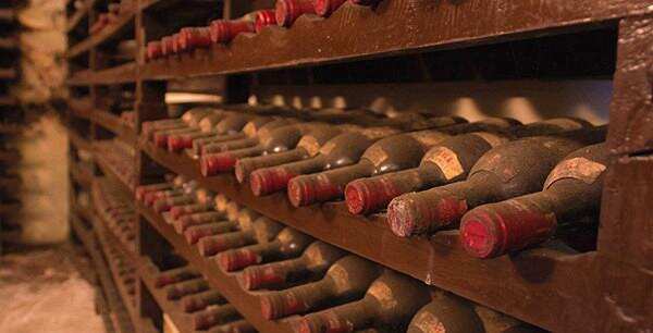 给葡萄酒小白扫盲，9个关于葡萄酒如何陈年和储存的问题