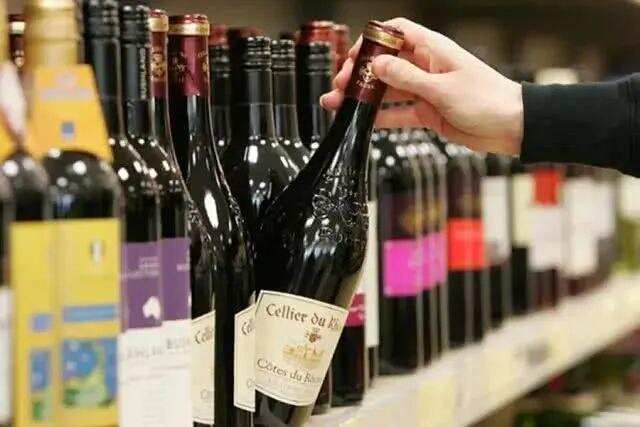 葡萄酒市场鱼龙混杂，该怎么样去挑选好的葡萄酒呢？