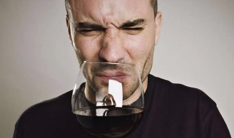 怎么去分辨葡萄酒最常见的那些瑕疵