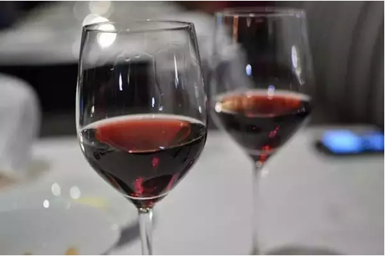 同在波尔多的红酒，为什么有左岸和右岸之分？