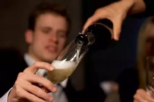 为什么喝酒的男人优点多？