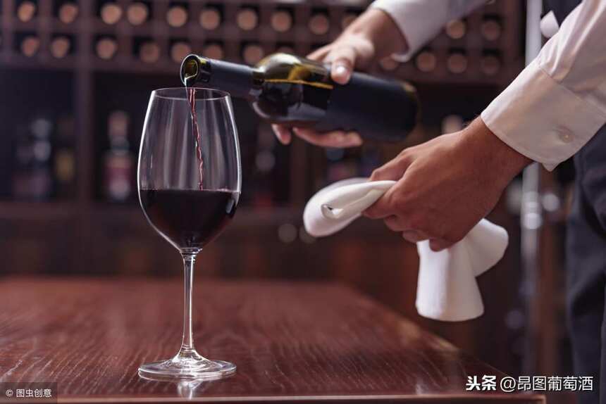 如何体会到葡萄酒内在质量跟深厚的文化？这些红酒礼仪必须重视！