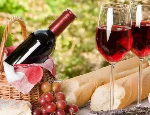葡萄酒要怎么喝才最健康？免费领红酒课程