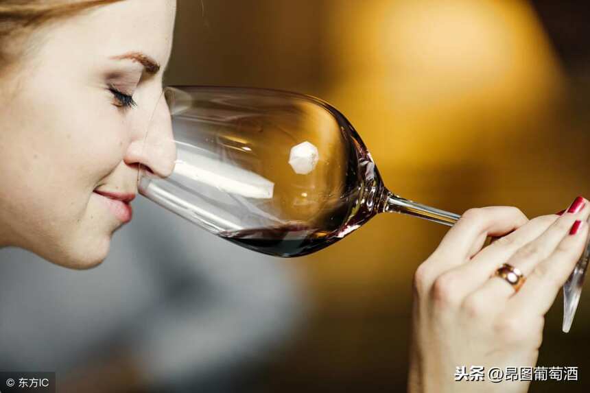 喝葡萄酒后为何出现头痛现象？科学研究：真正原因是这个！