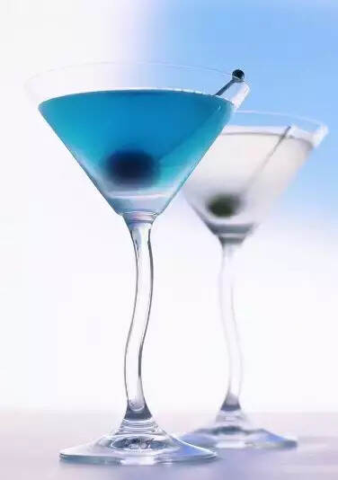 五种蓝色的鸡尾酒，你喜欢哪一种？