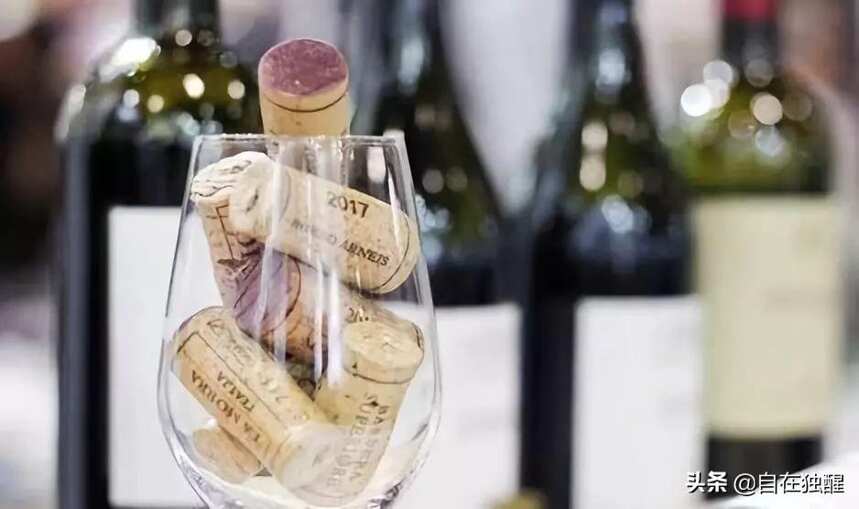 通过葡萄酒年份可以判断酒的好坏吗？