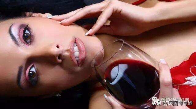 有助于睡眠还是更清醒？睡前来杯葡萄酒到底好不好？