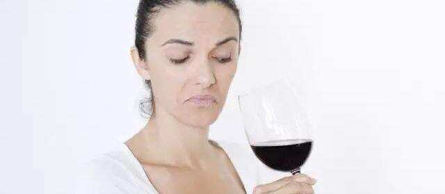 你的葡萄酒“变质”了吗？出现这10种变化就坏掉了，赶紧扔了吧