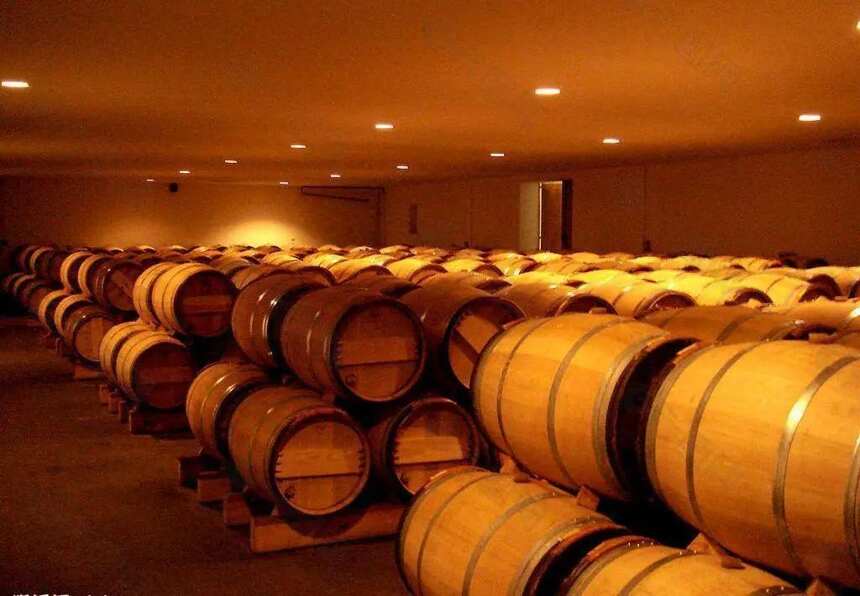 不同类型橡木桶能给葡萄酒带来不一样的风味