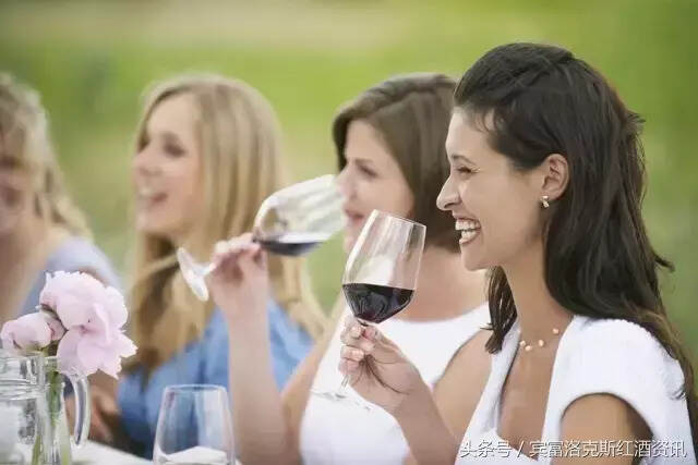 懂得喝红酒的女人会是怎样的？