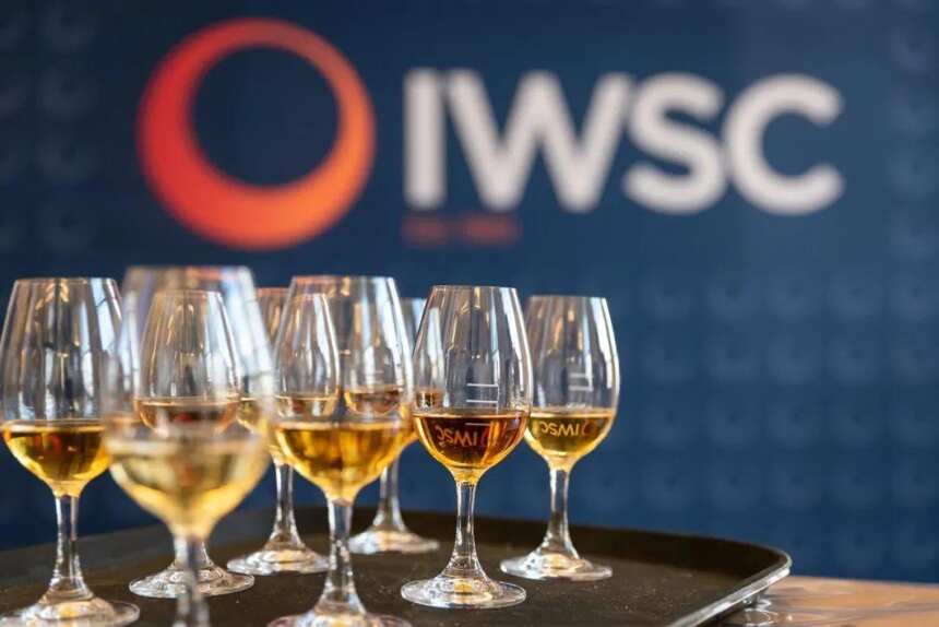 口粮酒登顶IWSC国际大赛，金奖世家汤玛丁再创传奇！| 富隆酒业