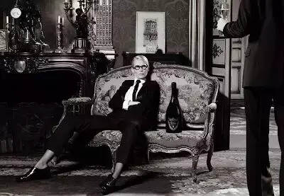 纵横时尚界60多年的“老佛爷”，与葡萄酒的故事远不止一个酒标