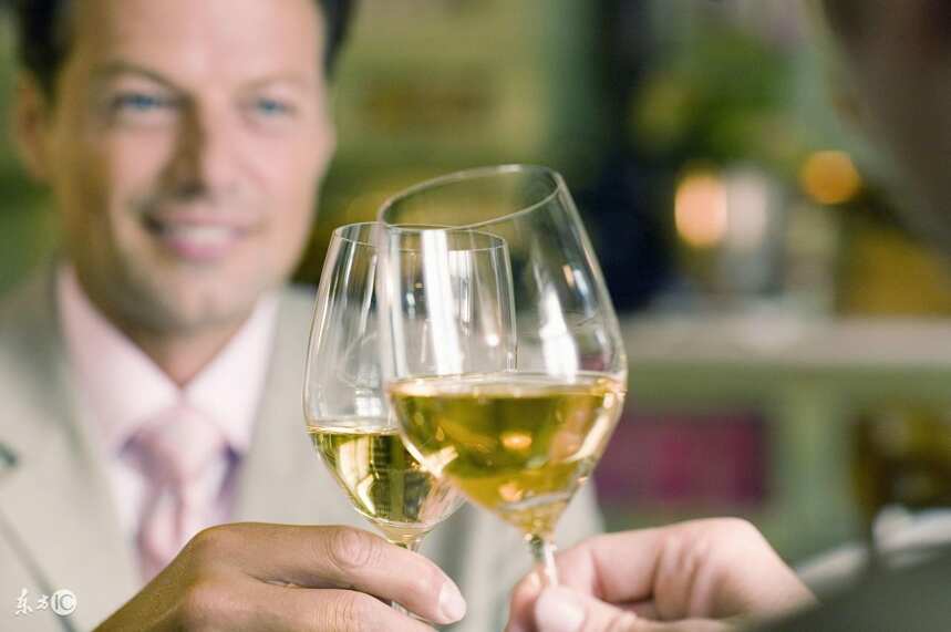 干白葡萄酒清新甜美——美容养颜，保健养生
