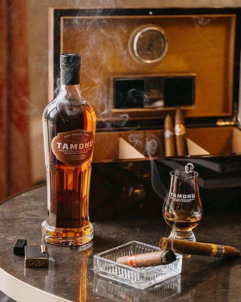 不接受反驳，威士忌和雪茄就是天生一对！| 富隆酒业