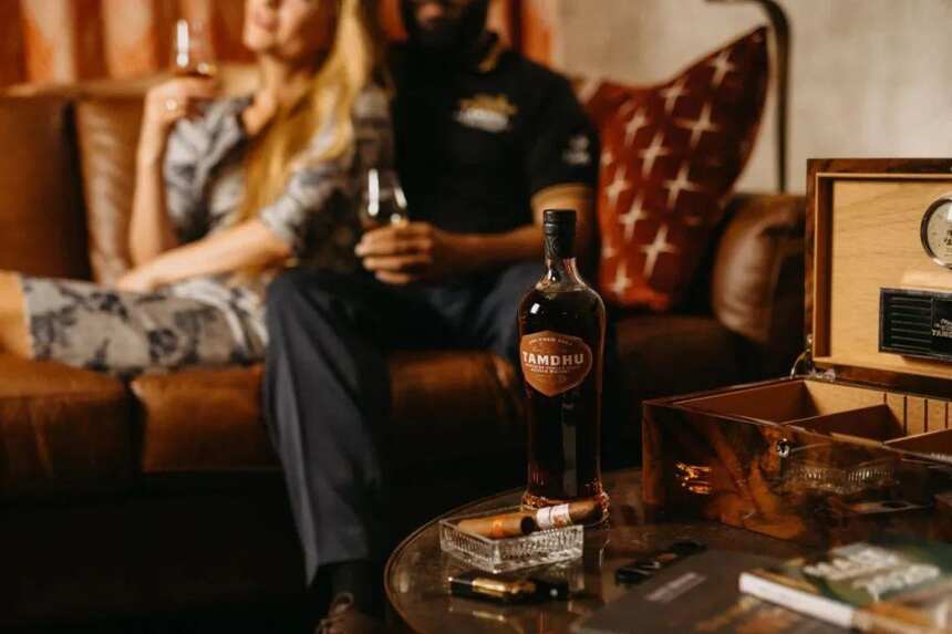 不接受反驳，威士忌和雪茄就是天生一对！| 富隆酒业