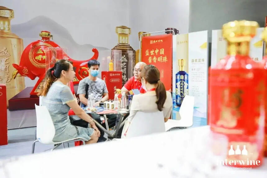 盛世明珠冠名赞助第26届广州囯际名酒展开幕晩宴暨华丽参展
