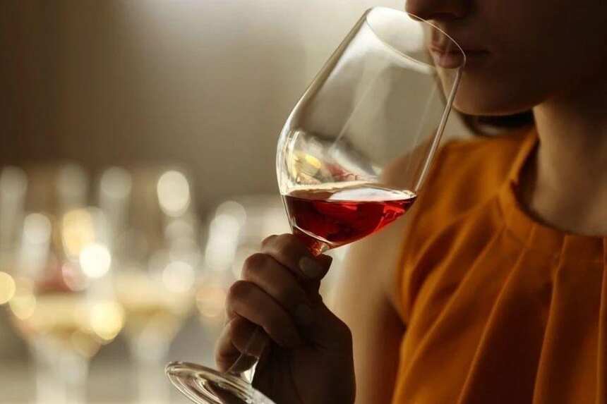 明明是用葡萄酿的酒，为什么偏偏没有葡萄味？
