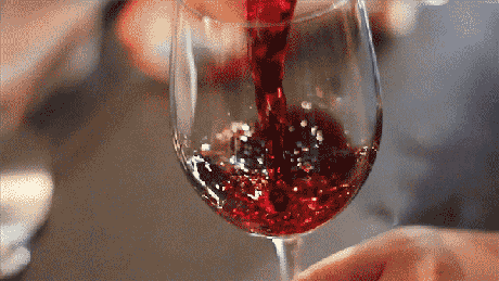 在喝红酒的时候你有观察红酒挂杯吗？