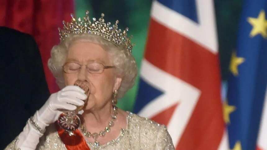 英女王伊丽莎白逝世：96岁，在位70年，她最爱喝什么酒？