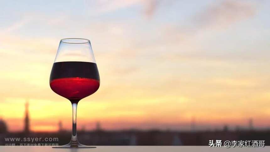 你知道为什么葡萄酒不易醉，却后劲很大吗？