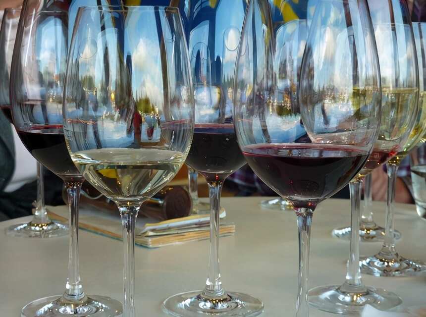 红葡萄酒和白葡萄酒有什么区别？
