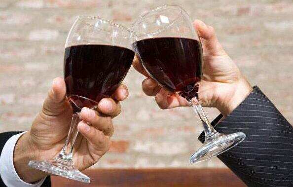 你知道喝葡萄酒能够提高情商、智商和收入吗？