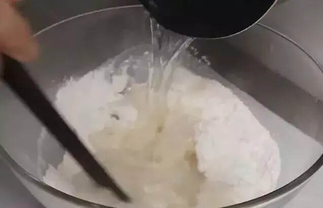 炸糖糕的做法，一碗面粉就能做
