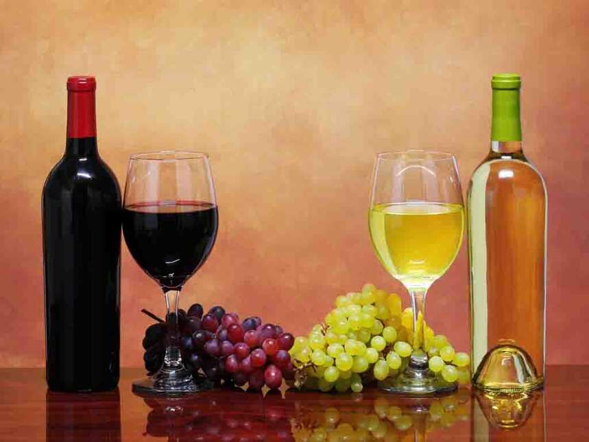 红葡萄酒和白葡萄酒夏季养生哪款最适合？