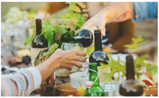 凯瑟王国际酒庄：节日饮用葡萄酒的十大理由