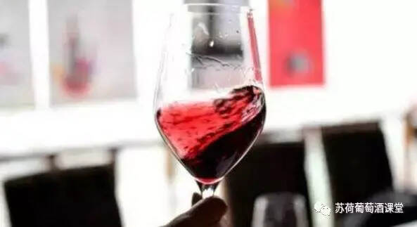 你知道很多人在品葡萄酒的时候为啥要晃荡杯子吗？