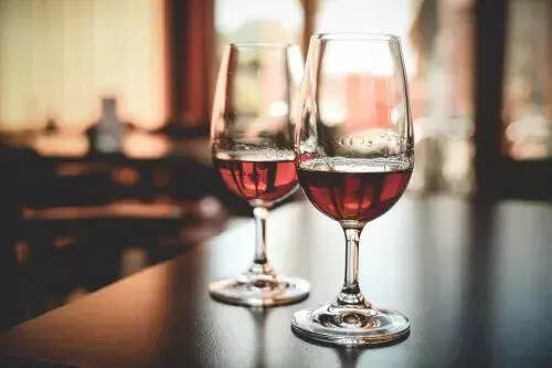 红酒要怎么喝才既健康又不容易醉?