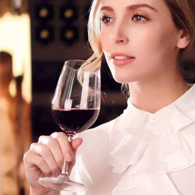 葡萄酒，简直就是女人永葆青春的秘密武器！美容、抗氧化、减肥..