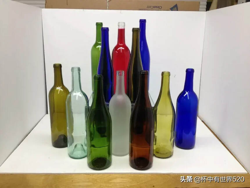 葡萄酒瓶为什么会有绿色、棕色和白色之分？