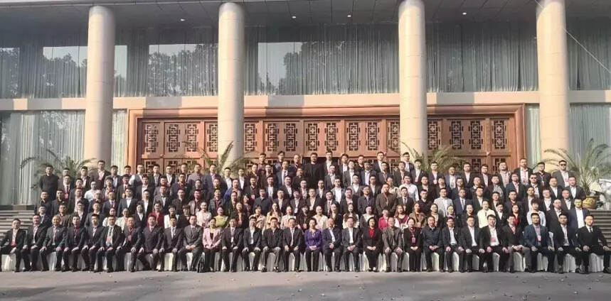 河南省年轻一代非公有制经济人士联合会成立大会在郑召开