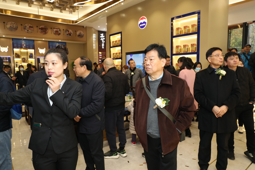 终于来了！陕西首家贵州茅台酱香系列酒体验中心正式开业