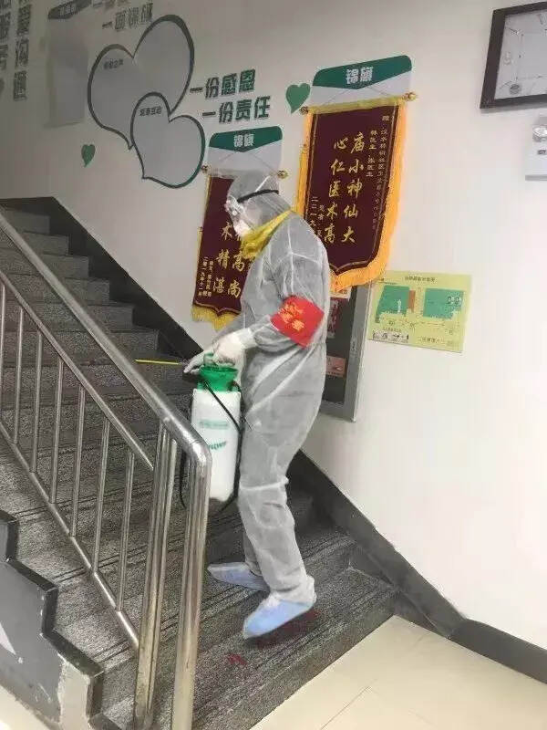 战斗在武汉社区医院，一位酒业志愿者的真实故事