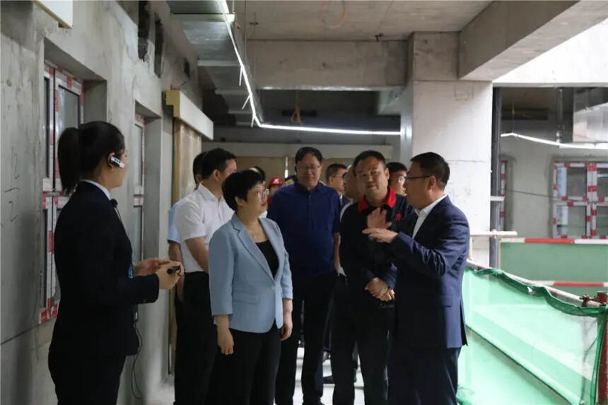 宝鸡市委常委、常务副市长刘荣贤到西凤集团调研指导工作